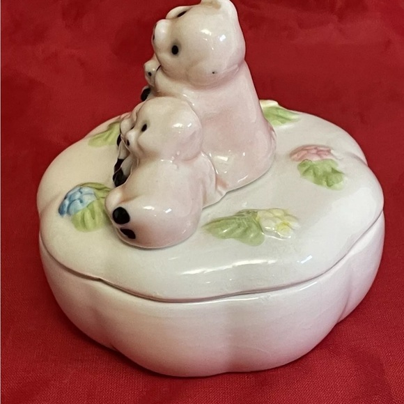 Adorable Pink Pig & Piglets Porcelain
Trinket Box - Vintage Cute! - Picture 5 of 10
